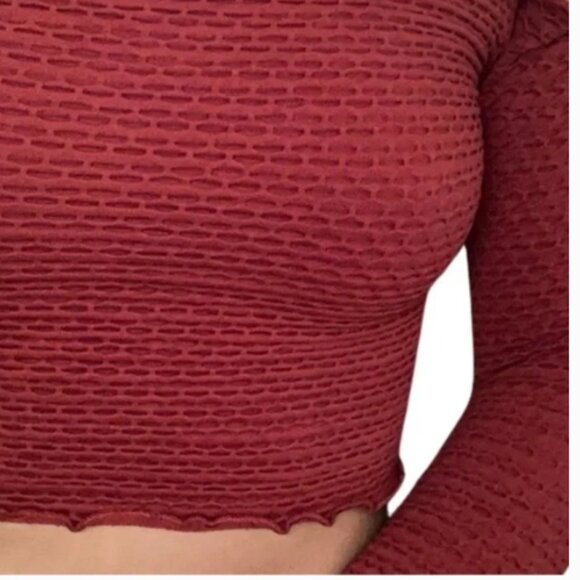 💕NWT Free People Intimately The Wine Red Long Sleeve Textured Crop Top - Picture 2 of 2